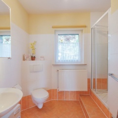 Beautiful Apartment With Romantic Garden and Cosy Terrace - Bild 7