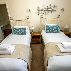 The Red Lion Hotel thumbnail 4
