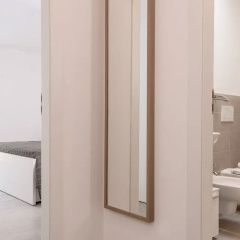 Hintown - Marina's White Apartment thumbnail 8