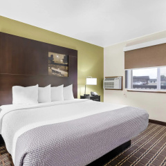 Super 8 by Wyndham La Crosse thumbnail 36