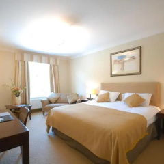 Oriel Hotel thumbnail 3