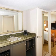 Отель Embassy Suites by Hilton Detroit Livonia Novi США, Ливония - отзывы, цены и фото номеров - забронировать отель Embassy Suites by Hilton Detroit Livonia Novi онлайн комната для гостей