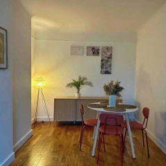 Cozy Apartment 2bdr/4p - in the Heart of Suresnes - Bild 8