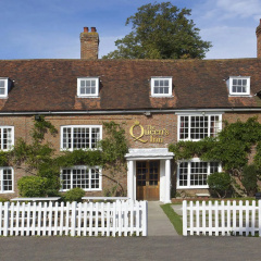 The Queen's Inn thumbnail 11