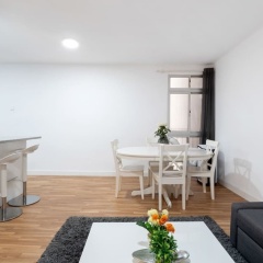 Design 2 Bedroom Flat Next to Pubilla Cases Metro - Bild 6