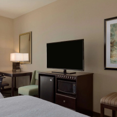 Hampton Inn & Suites Parkersburg Downtown thumbnail 2