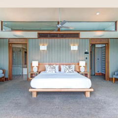 Yacht Club Villa thumbnail 2