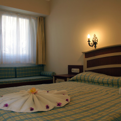 The Blue Lagoon Deluxe Hotel - Bild 2