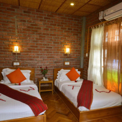 Teak Wood Hotel thumbnail 33