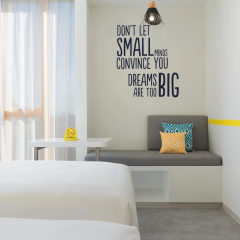 YELLO Hotel Kuta Beachwalk Bali - Bild 2