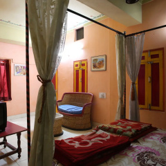 Govind Hotel thumbnail 6