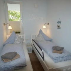 Strandperle; idyllisch gelegen mit Terrasse und Garten, für 4 Personen - Bild 4