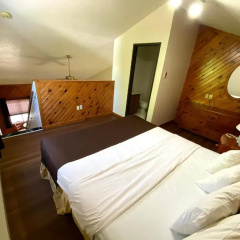 Woodlands Inn & Suites thumbnail 3
