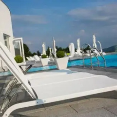 Familotel AIGO welcome family thumbnail 11