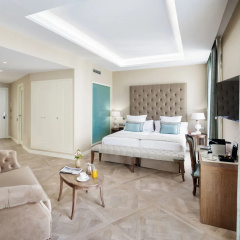 Lamaro Hotel thumbnail 6