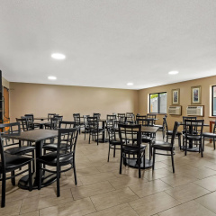 Super 8 by Wyndham La Crosse thumbnail 18