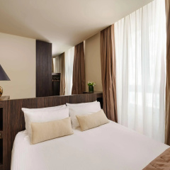 The Square Hotel thumbnail 10
