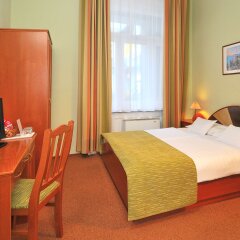 Baross City Hotel in Budapest, Hungary from 83$, photos, reviews - zenhotels.com guestroom