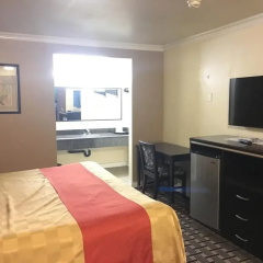 Hacienda Inn thumbnail 8