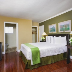 Marianis Inn thumbnail 6