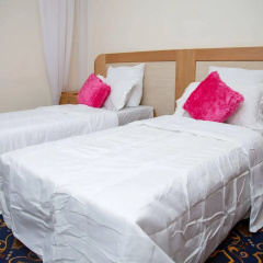 Thames Hotel thumbnail 6