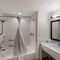 Spark by Hilton Midland South thumbnail 36