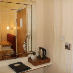 Barry House - Bild 3