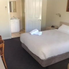 Gabriel Motor Inn thumbnail 5