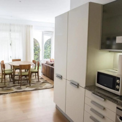 The Majestic Apartment thumbnail 3
