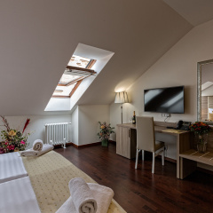 Old Town Residence by Little King - Bild 2