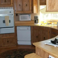 Pelican Landing Holiday Home thumbnail 8