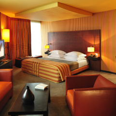 Hotel Square thumbnail 4
