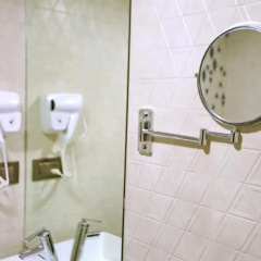Gulf Hotel Colaba thumbnail 28