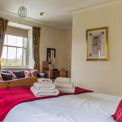The Royal Oak Hotel thumbnail 3
