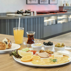 Hampton By Hilton Antalya Airport - Bild 11