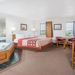 Red Carpet Inn & Suites thumbnail 6