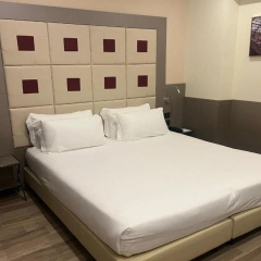 Jr Hotels Bocconi Milano - Bild 8