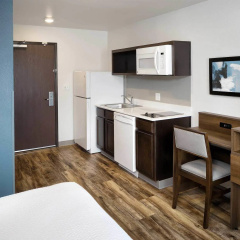 WoodSpring Suites Houston IAH Airport thumbnail 16