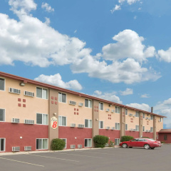 Super 8 by Wyndham Worthington Minnesota thumbnail 1
