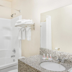 High Point Inn & Suites Peace River thumbnail 10