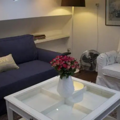 The Burret Houseboat thumbnail 7