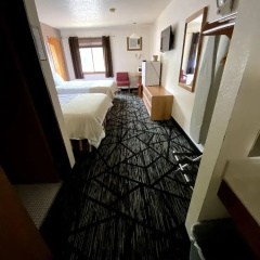 Woodlands Inn & Suites thumbnail 40