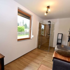 Spacious Holiday Home With Private Terrace - Bild 4