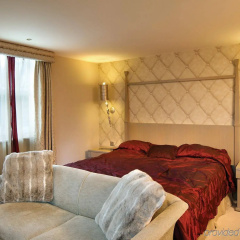 The Pinewood Hotel thumbnail 7