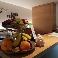 East-West Riverside Hotel - Bild 11