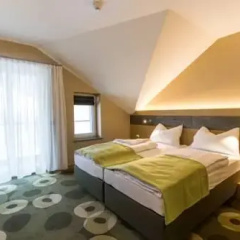 Familotel AIGO welcome family thumbnail 6