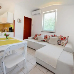 Apartments Tena thumbnail 4