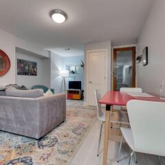Отель Charming 2BD in Hip Neighborhood - 3 Blks to Metro США, Вашингтон - отзывы, цены и фото номеров - забронировать отель Charming 2BD in Hip Neighborhood - 3 Blks to Metro онлайн фото 35
