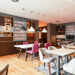 Premier Inn Karlsruhe City Am Wasserturm - Bild 13