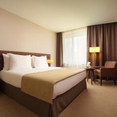 Parklane Resort and Spa в Санкт-Петербурге отзывы, цены и фото номеров - забронировать гостиницу Parklane Resort and Spa онлайн Санкт-Петербург комната для гостей фото 4